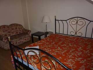 Проживание в семье Dandelion B&B Варшава Двухместный номер с 1 кроватью и общей ванной комнатой-23